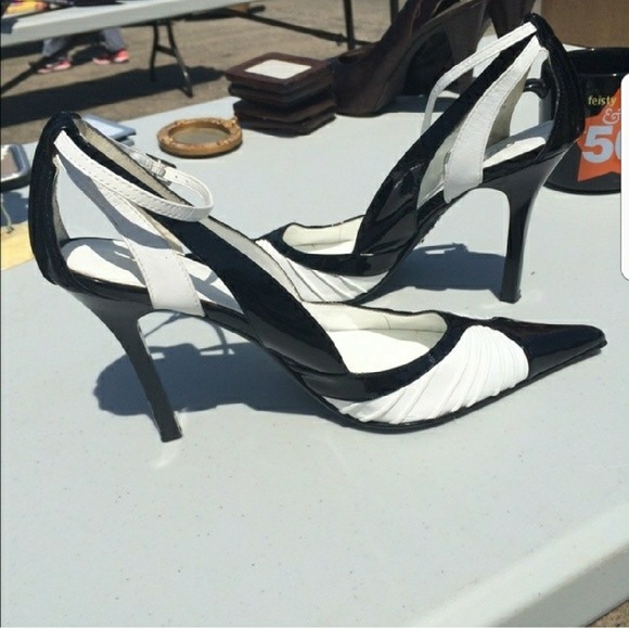 Stylish Black and White Ankle Strap Stillettos - Picture 2 of 3